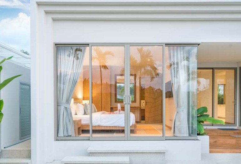 Sliding Door